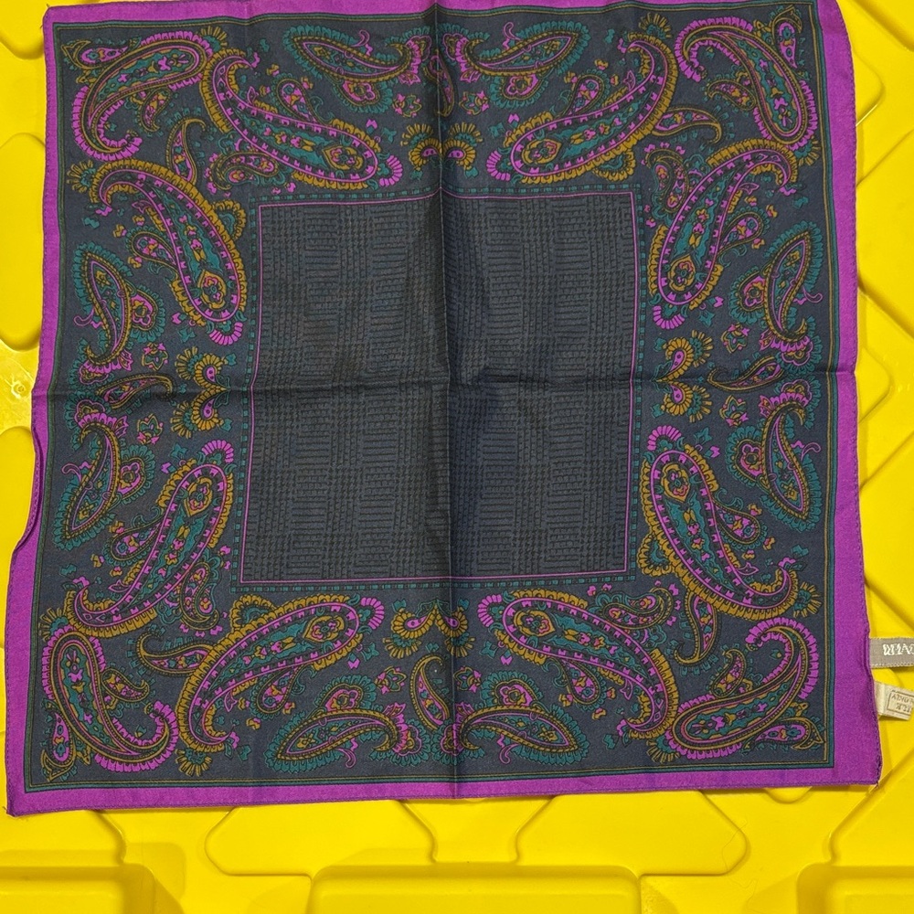 Enrico Coveri Silk Paisley Patterned Scarf‎